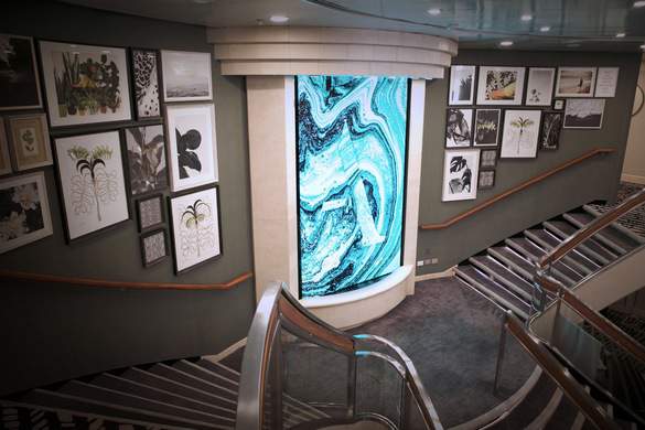 Ambassador Cruise Line AMBIENCE Centre Court 6.jpg